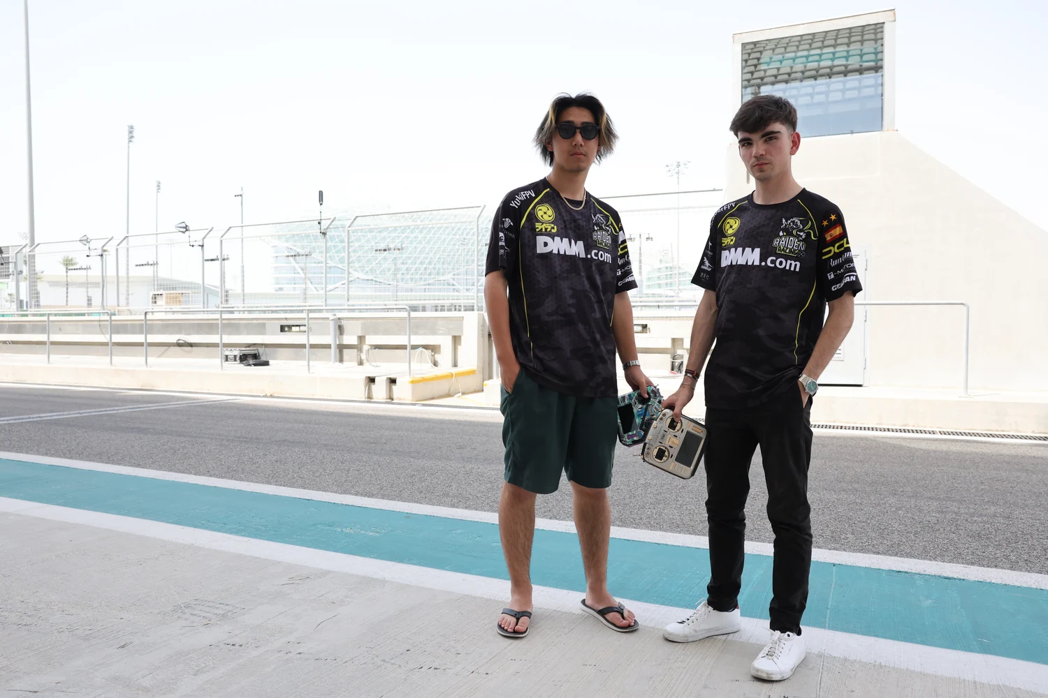 Die beiden Piloten von Raiden Racing am Yas Marina Circuit